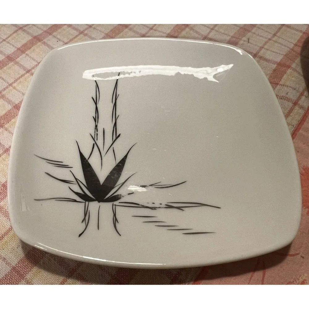 MCM Crestwood Fine China Set Of 4 Bread & Butter Plates Platinum‎ Leaf Pattern